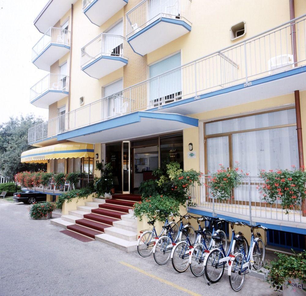 Hotel Azzorre Лідо-ді-Єзоло Екстер'єр фото
